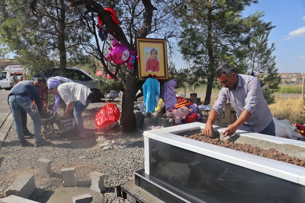 Narin'in mezarı yaptırıldı. Başucuna Türk bayrağı da dikilecek 10